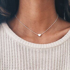Brand new gold heart-shaped necklace, cute necklace